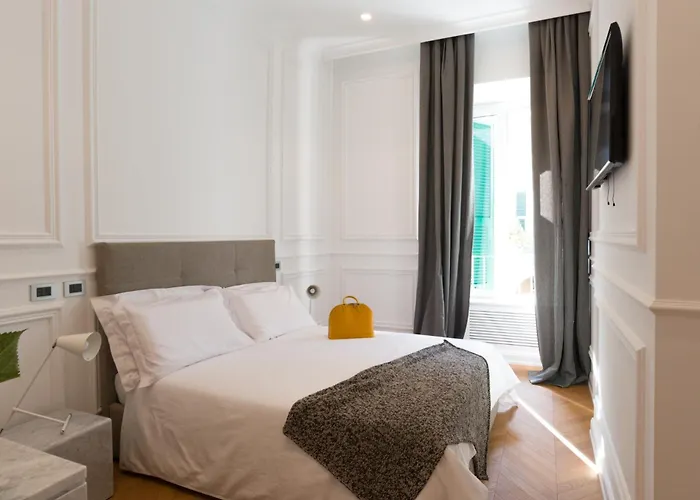 Via Chiodo Luxury Rooms