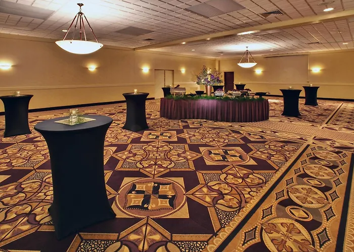 Ramada By Wyndham Midtown Grand Island