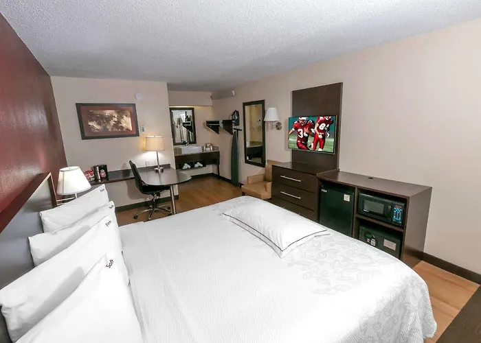 Red Roof Inn Plus+ Statesville