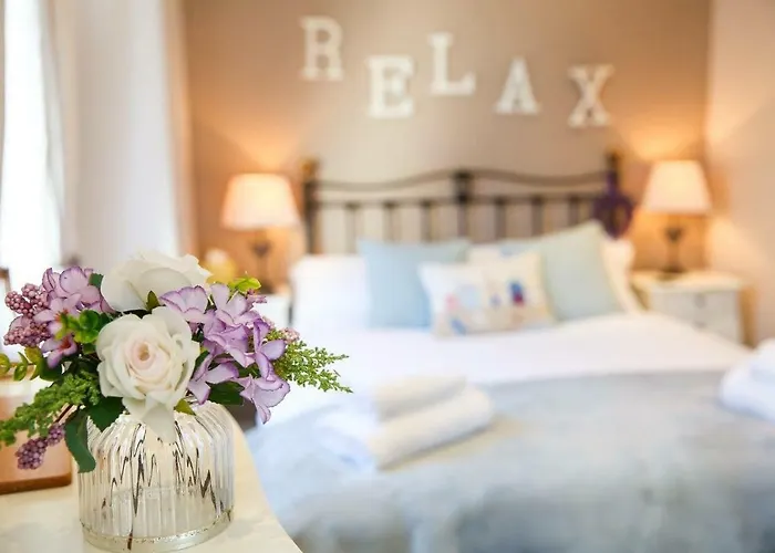 Cobbleview Rooms