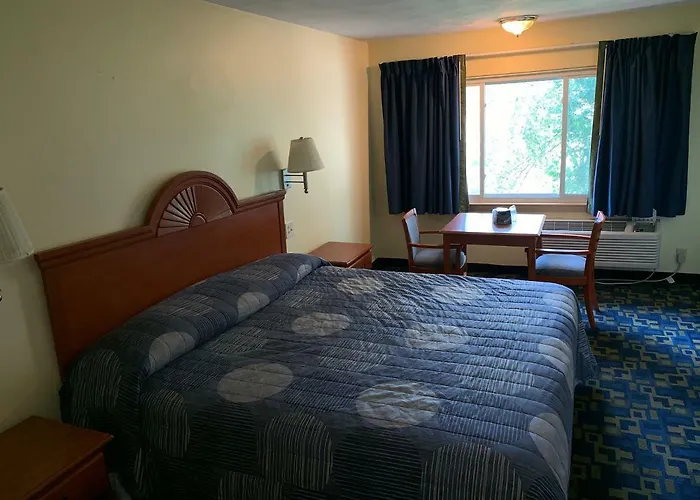 Rumford Motor Inn