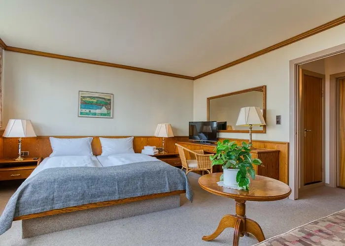Ff&E Hotel Dania