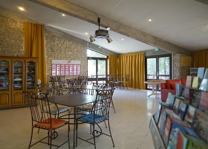 Hotel Vvf Luberon Provence à Murs 