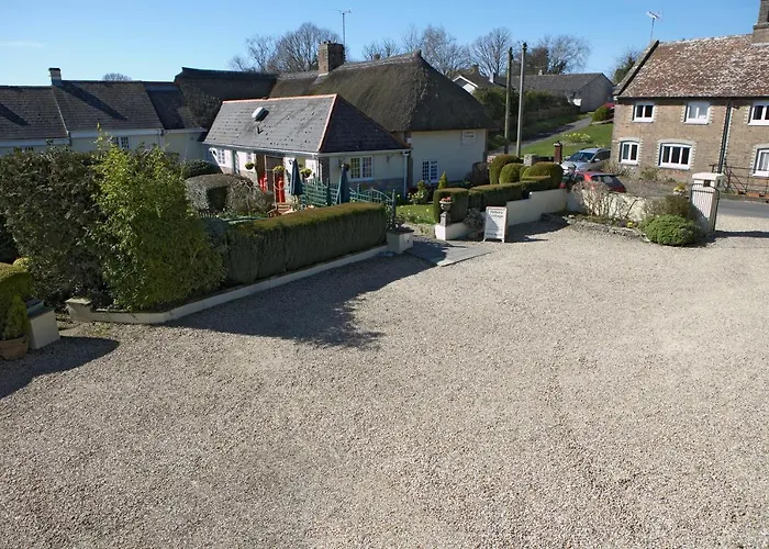 Yalbury Cottage