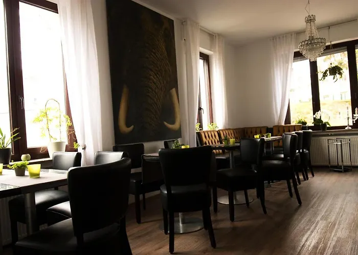 Lazarus Hotel & Restaurant