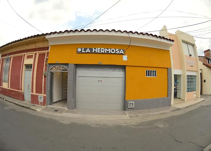 La Hermosa