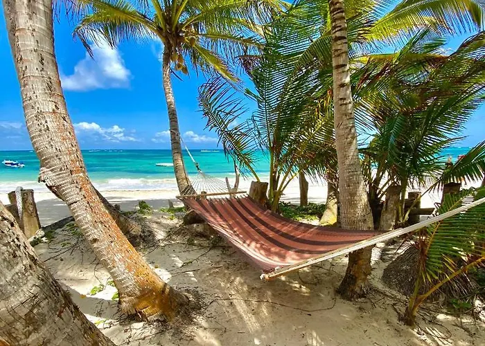 Little Corn Island Beach And Bungalow