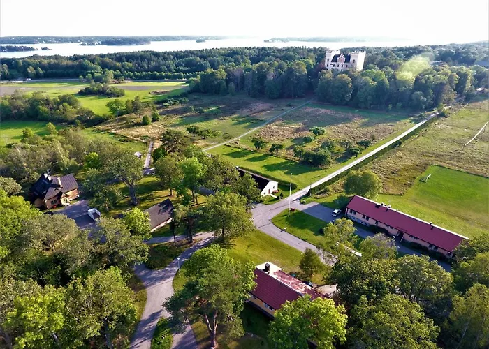 Bogesund Slottsvandrarhem B&B